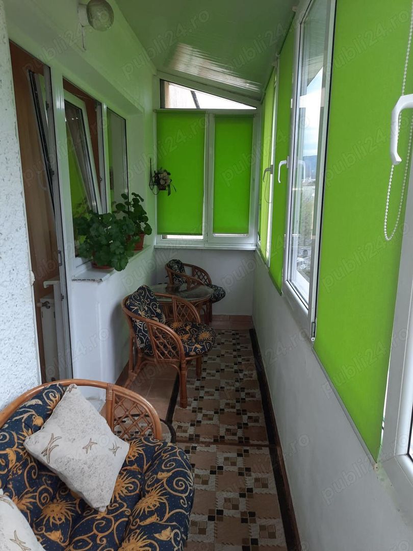 Apartament luminos cu vedere spre biserică, într-un cartier verde și liniștit. - Poză 12