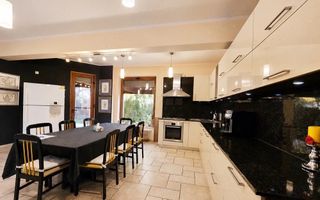 Vila Premium de Vanzare 241 mp I Sisesti - Poză 3