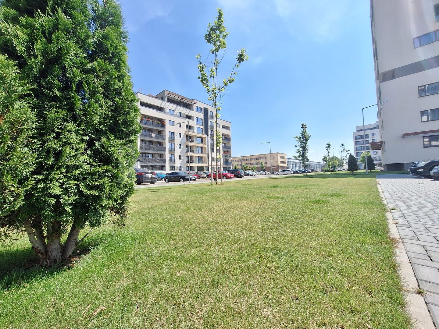 Apartament modern, cu loc de parcare si boxa - Kasper Coresi - Poză 19