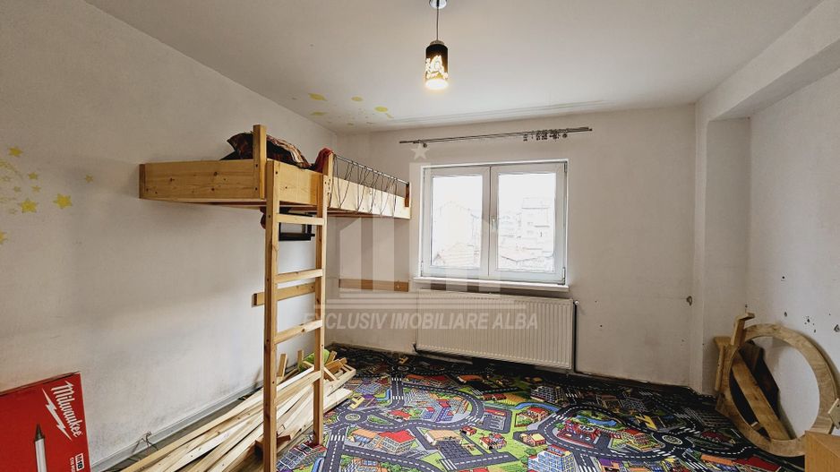 Apartament cu 3 camere decomandate - Poză 4