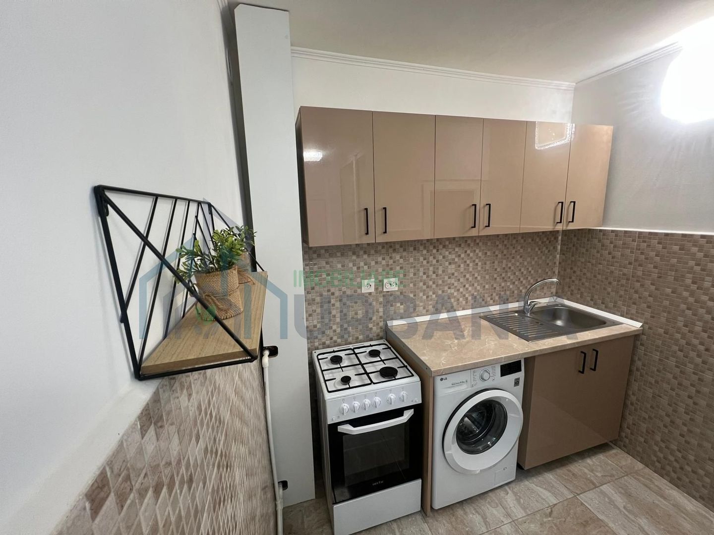 Apartament 1 cameră, 32 m², etaj 3, zona Podul de Piatră - Poză 2