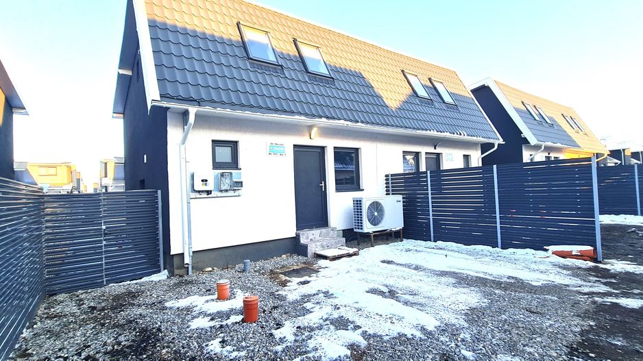 Casa semimobilata semiutilata in Cartier Izvor Tarlungeni Brasov - Poză 7