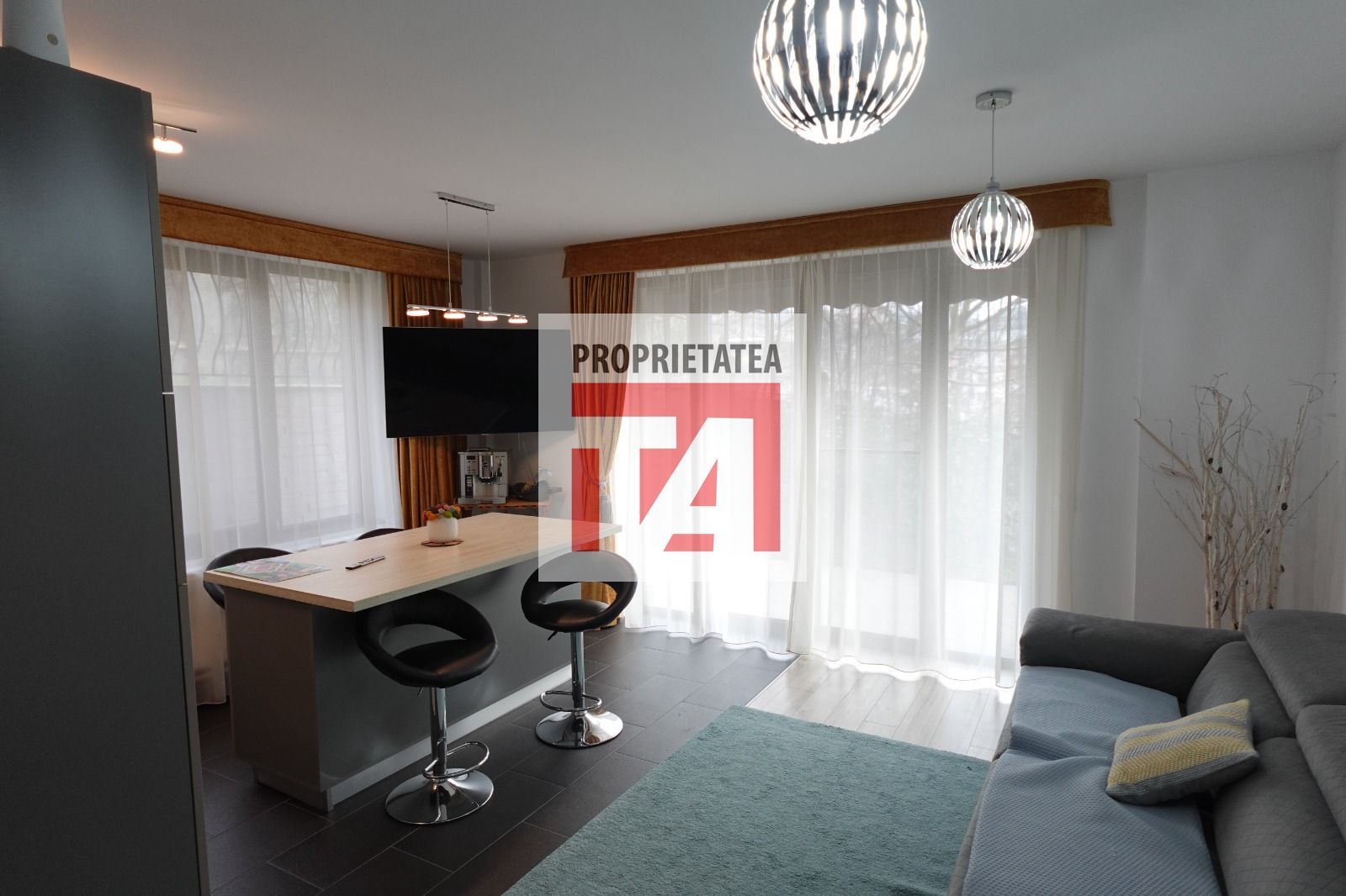 Apartament cu 3 camere decomandat zona Dealul  Florilor - Poză 1