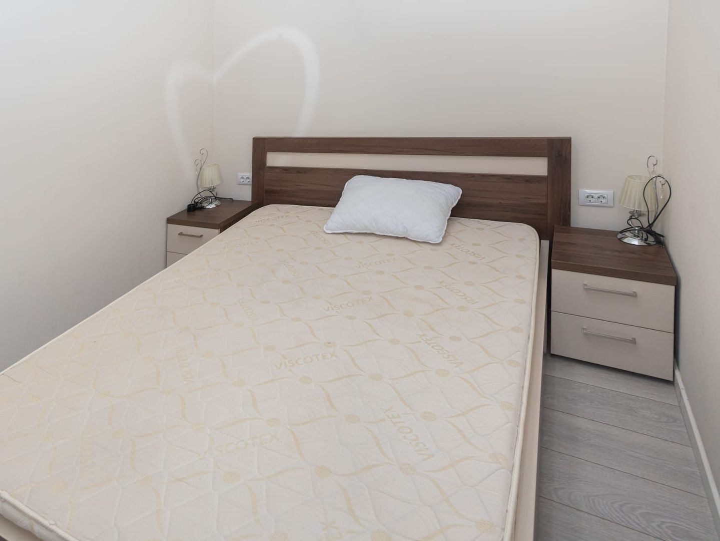 De Inchiriat | 2 Camere | Piata Victoriei - Centrala Proprie | Etaj 3 - Poză 1