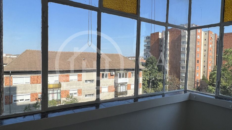 Apartament cu 3 camere de inchiriat zona Decebal Oradea - Poză 11