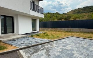 Triplex 4 camere DECOMANDATE, 112 mp utili, 184 mp curte, Urusagului - Poză 1