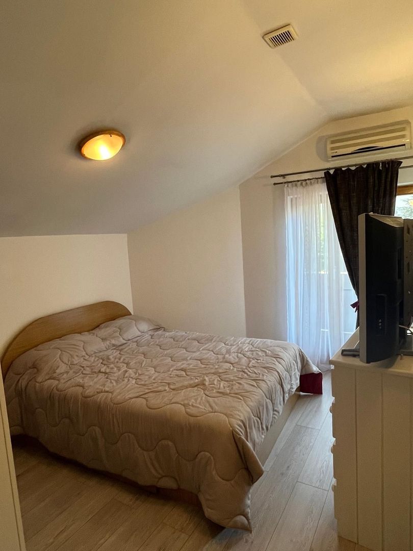 Vila cu piscina Herastrau | Panouri solare | Parcare | Rezidential sau birouri - Poză 18