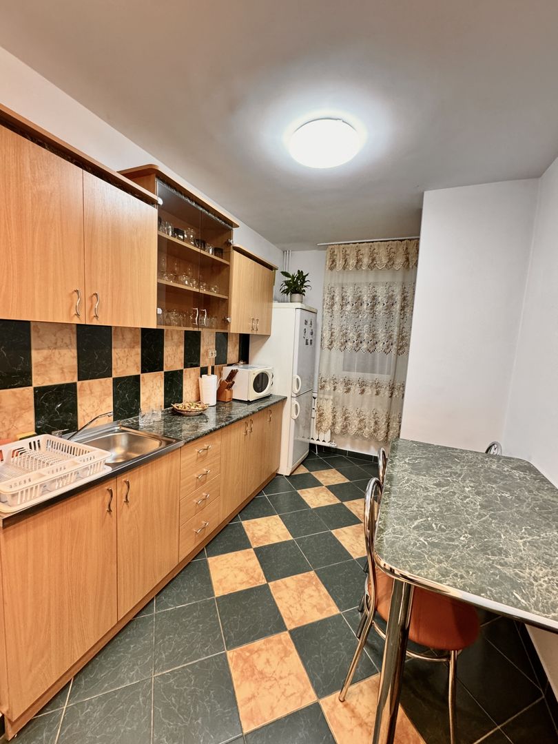 Apartament 3 camere decomandate – zona Decebal, Oradea - Poză 10