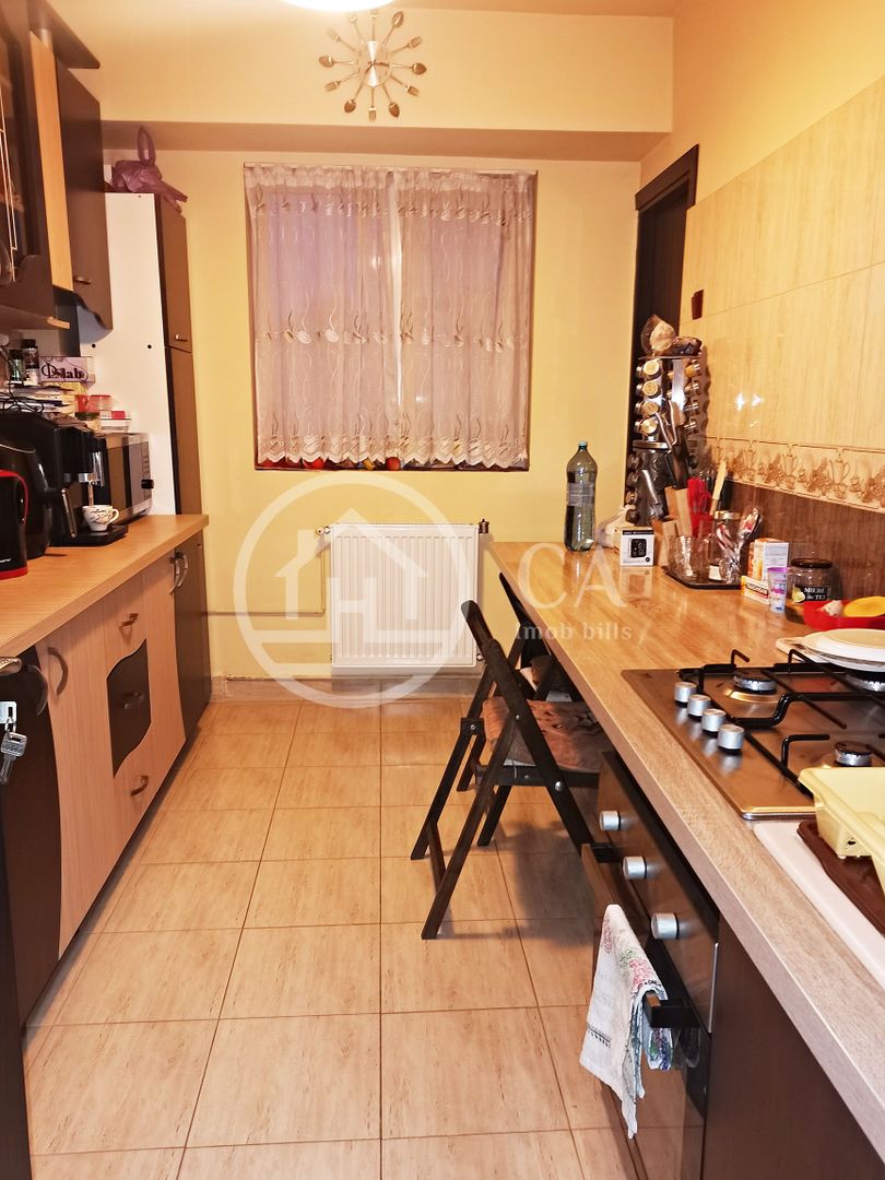 Apartament cu 4 camere de vanzare in Decebal, Oradea - Poză 3