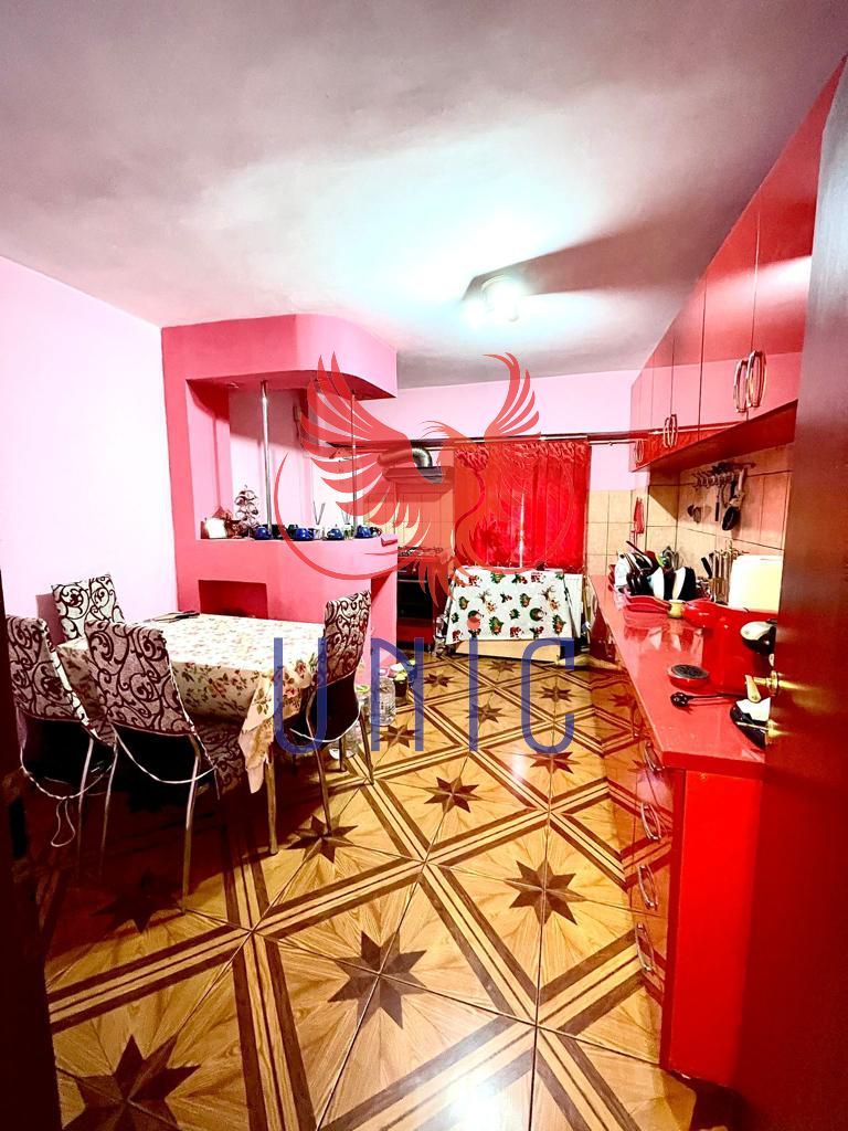 4 camere decomandate, Hanul Craiovitei - Poză 3