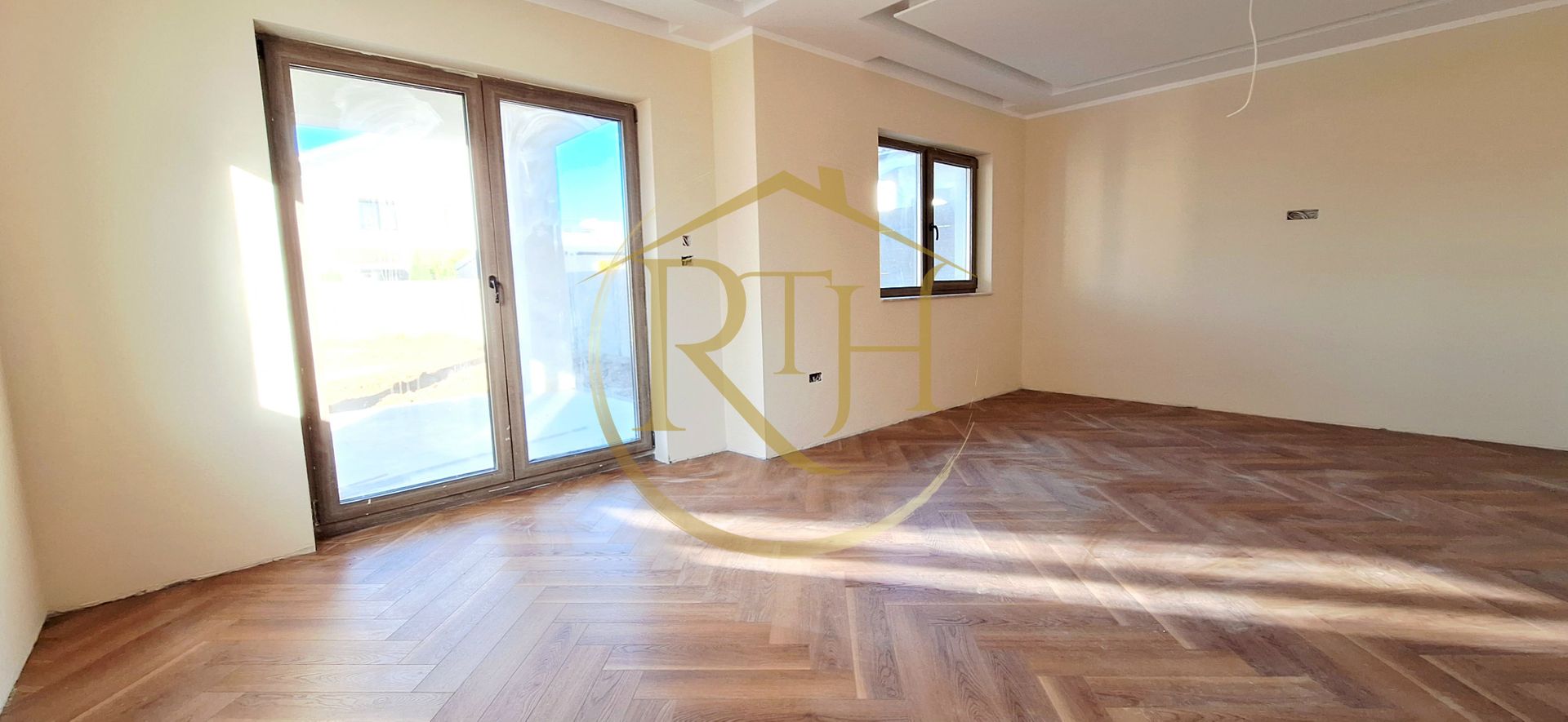 Oferim spre vanzare casa-duplex cu 4 camere si 3 bai situata in Giroc - Poză 1