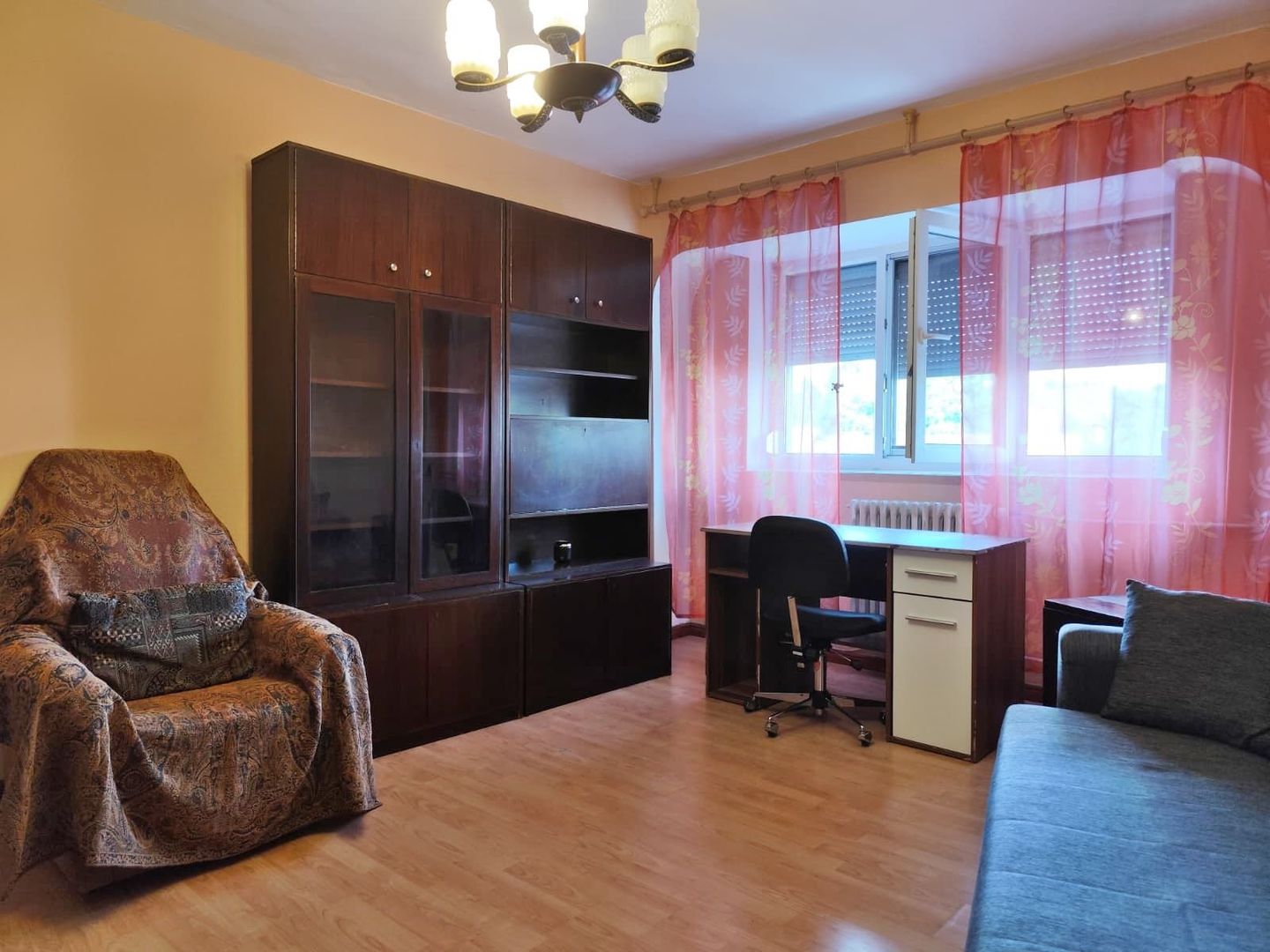 Apartament cu 2 camere de inchiriat, str. Spartacus, Oradea - Poză 1