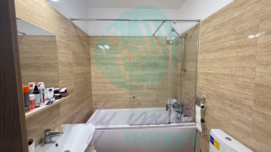 3 camere intr-o cladire cu arhitectura deosebita - Poză 11