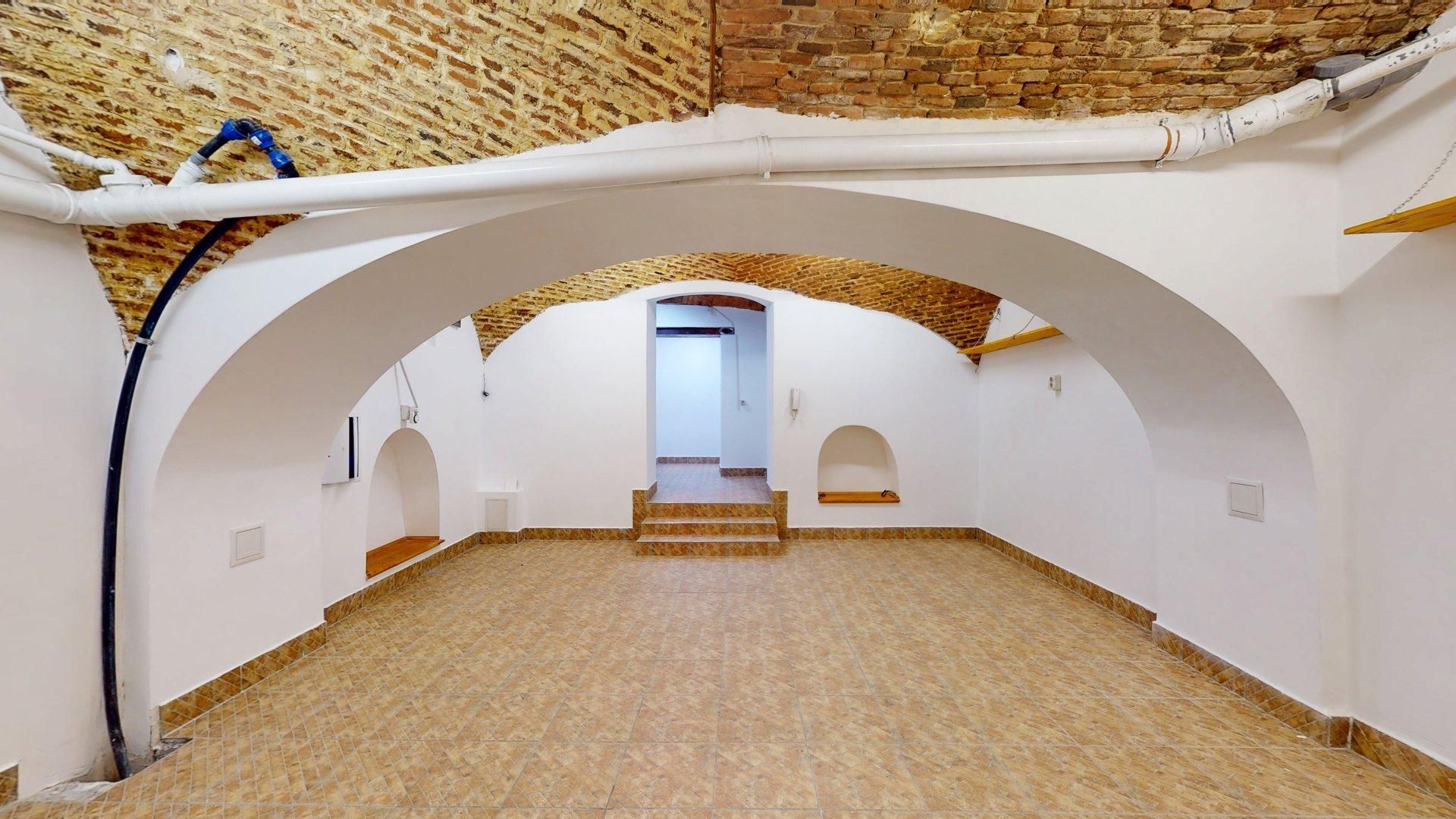 Casă cu șarm istoric lângă Cișmigiu – 6 camere, atrium natural, cramă - Poză 35