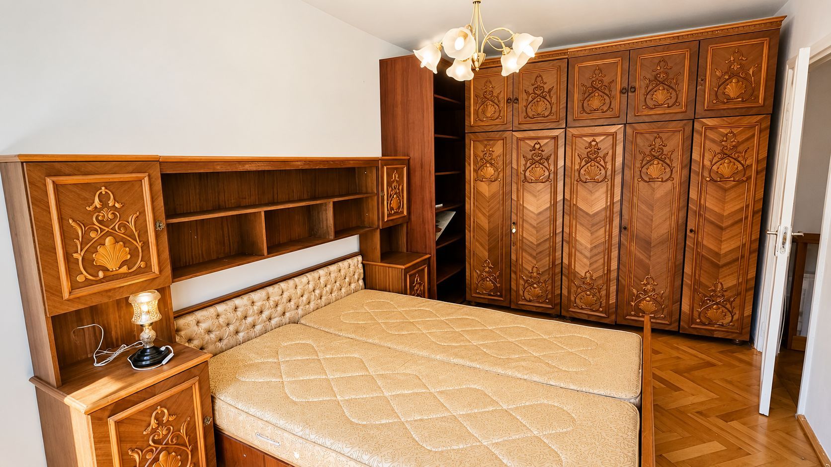 Etaj intermediar | 3 camere | 66 mp + balcon | Zona Spitalul Județean - Poză 10