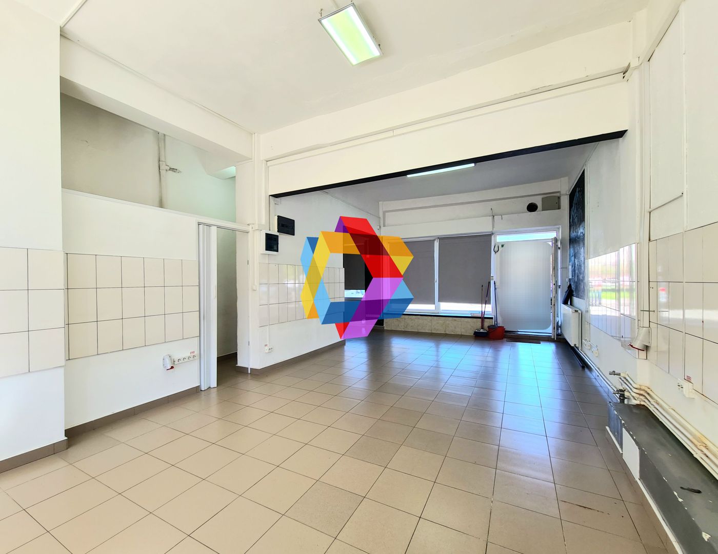 Spatiu comercial de închiriat Brasov - 46 mp cu 380 w # plus- imo.ro - Poză 1