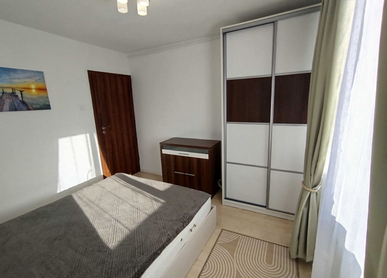 AP. 2 CAMERE TEI RENOVAT, MOBILAT/UTILAT MODER, BUCATARIE INCHISA. - Poză 4