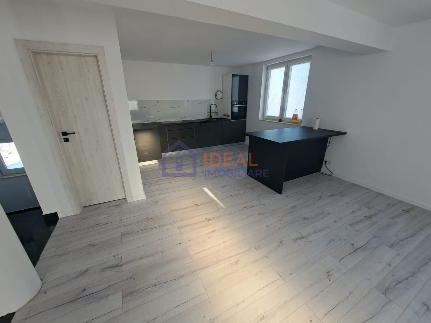 Casa Individuala LA CHEIE cu 250 mp utili, zona Strand - Poză 11