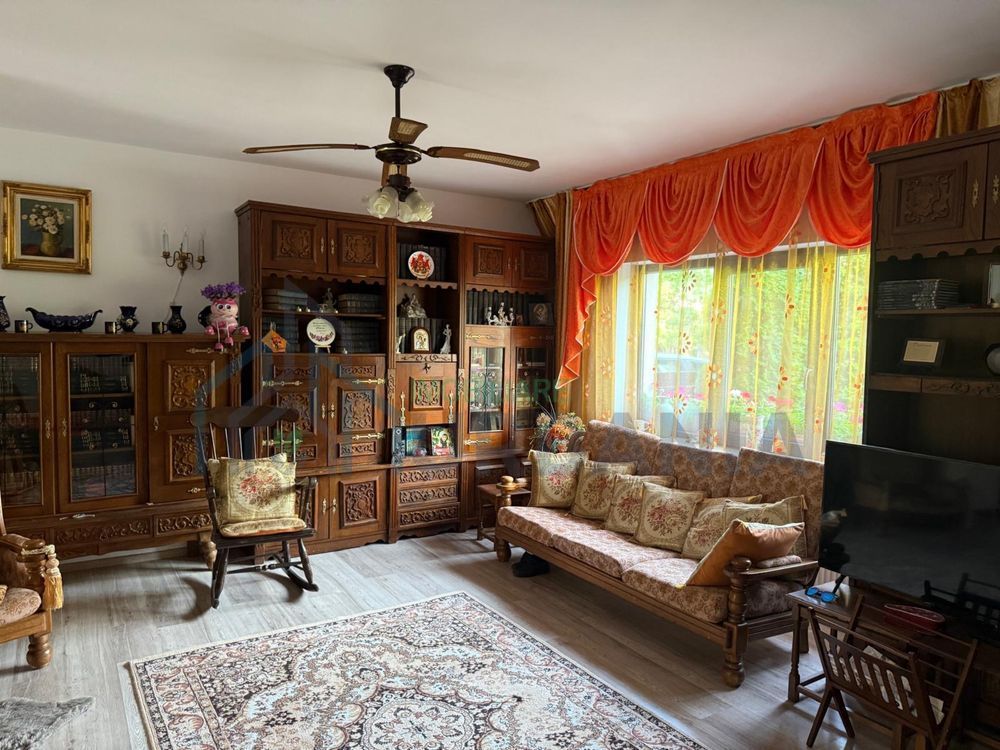Casă 4 camere, Valea Lupului, Str. Neagoe Basarab, construcție 2014, P+E+pod, teren 213 mp, 105 mp utili + 11 mp terasă + 4 mp balcon - Poză 3