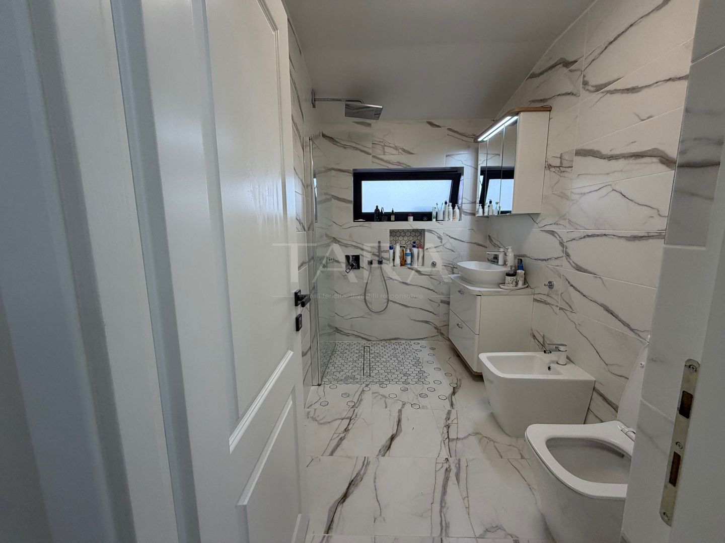 Apartament cu 2 camere recent renovat, Eroilor Florești. - Poză 7