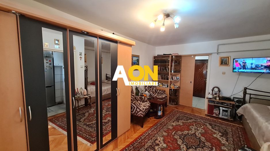 Garsoniera, Suprafata 30.5 mp, Etaj 7,  Zona Cetate - Poză 1