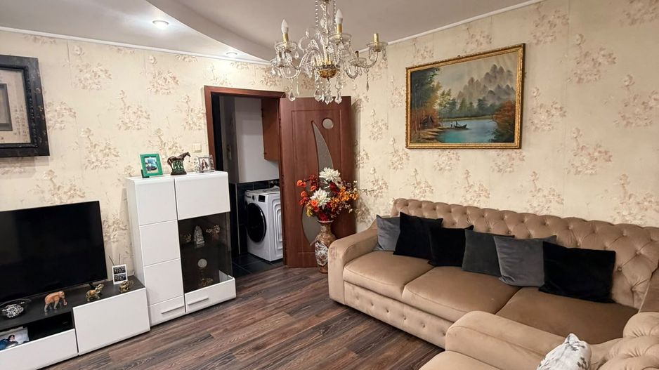 Apartament 4 camere de vanzare Crangasi - Poză 3