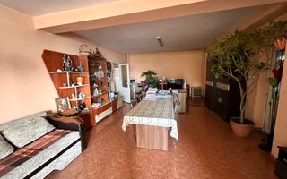 Casa pretabila Pensiune/Camin de Varstnici + Spatii Comerciale Parter - Poză 9
