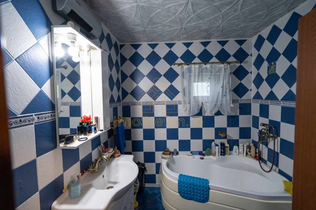 Casă modernă și cochetă cu grădină frumoasă în Techirghiol - Poză 10