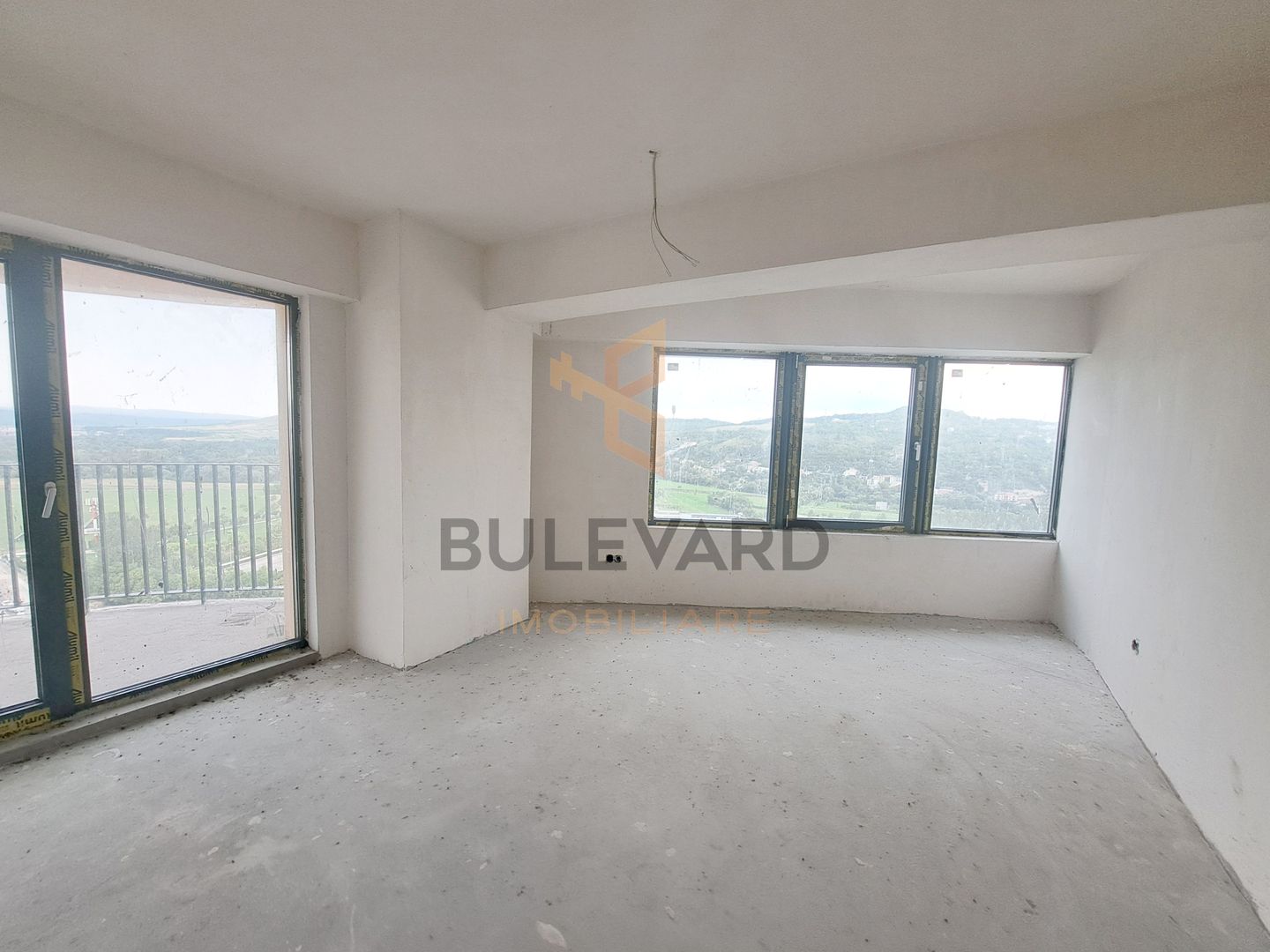 Pret special! Apartament 3 camere + terasa 13 mp view superb! - Poză 7