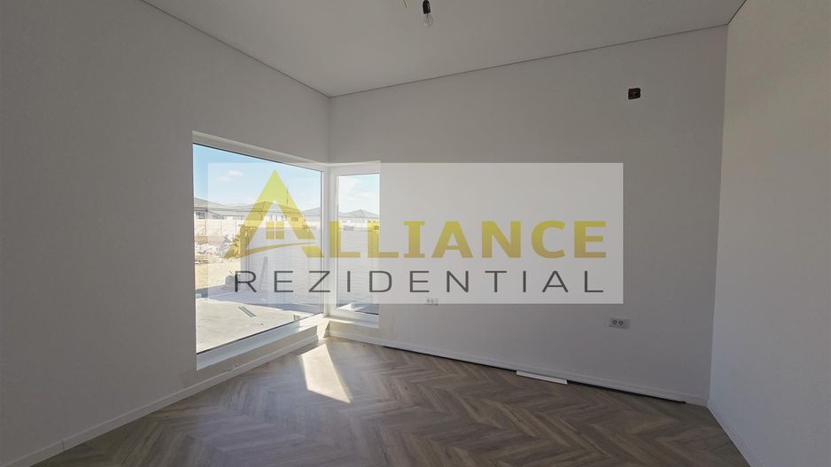 Casa individuala- 4 camere- 371mp teren- placa de beton - Poză 5