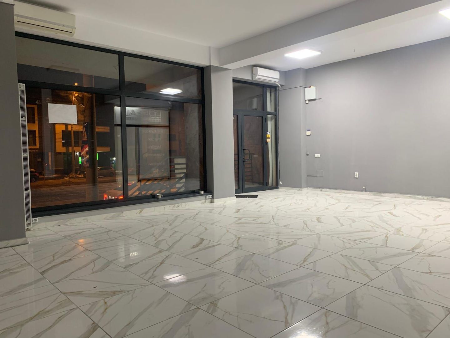 Spatiu comercial de inchiriat Damaroaia - Poză 1
