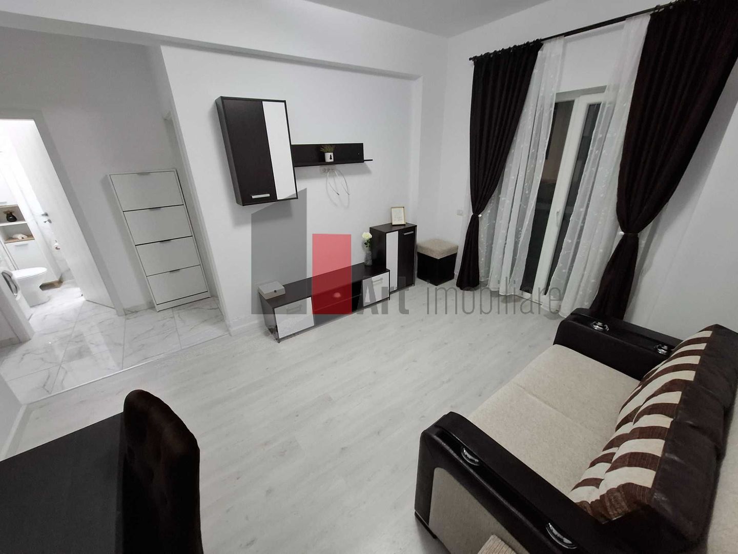 Inchiriez apartament 2 camere, bloc nou, -loc de parcare-Chiajna - Poză 2