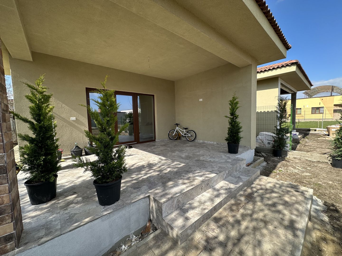 Duplex despartit prin spatiu tehnic  - teren 500mp - Poză 20