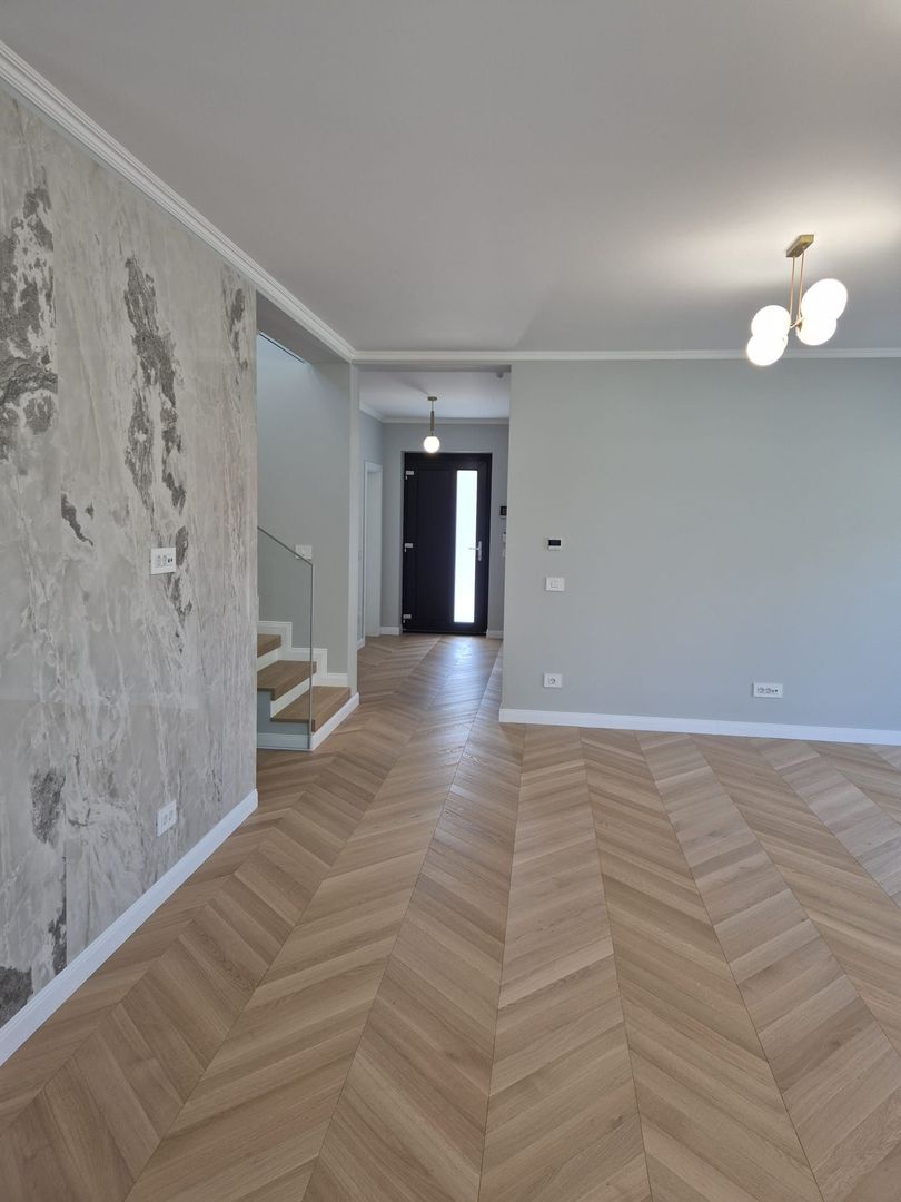 Locuinta individuala cu garaj si teren de 1000mp - Poză 3