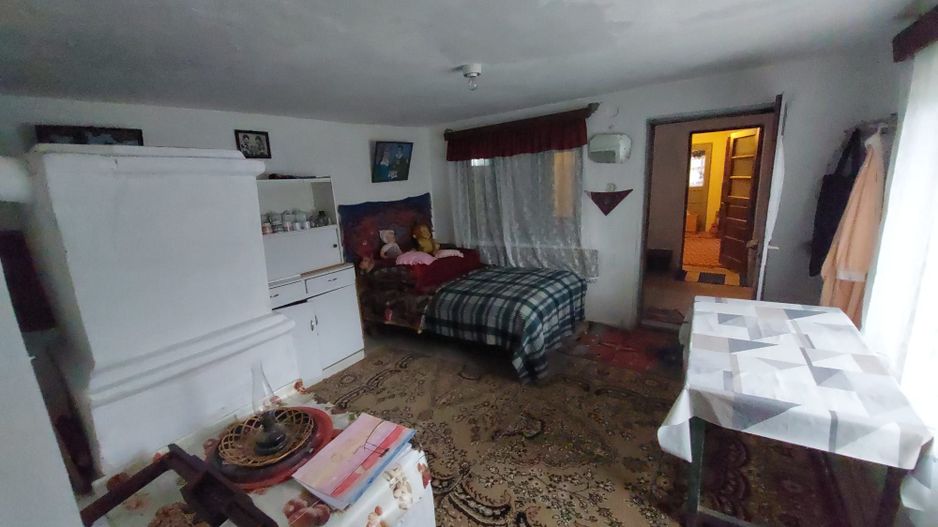Casa modesta cu teren generos, zona Magura, - Poză 3