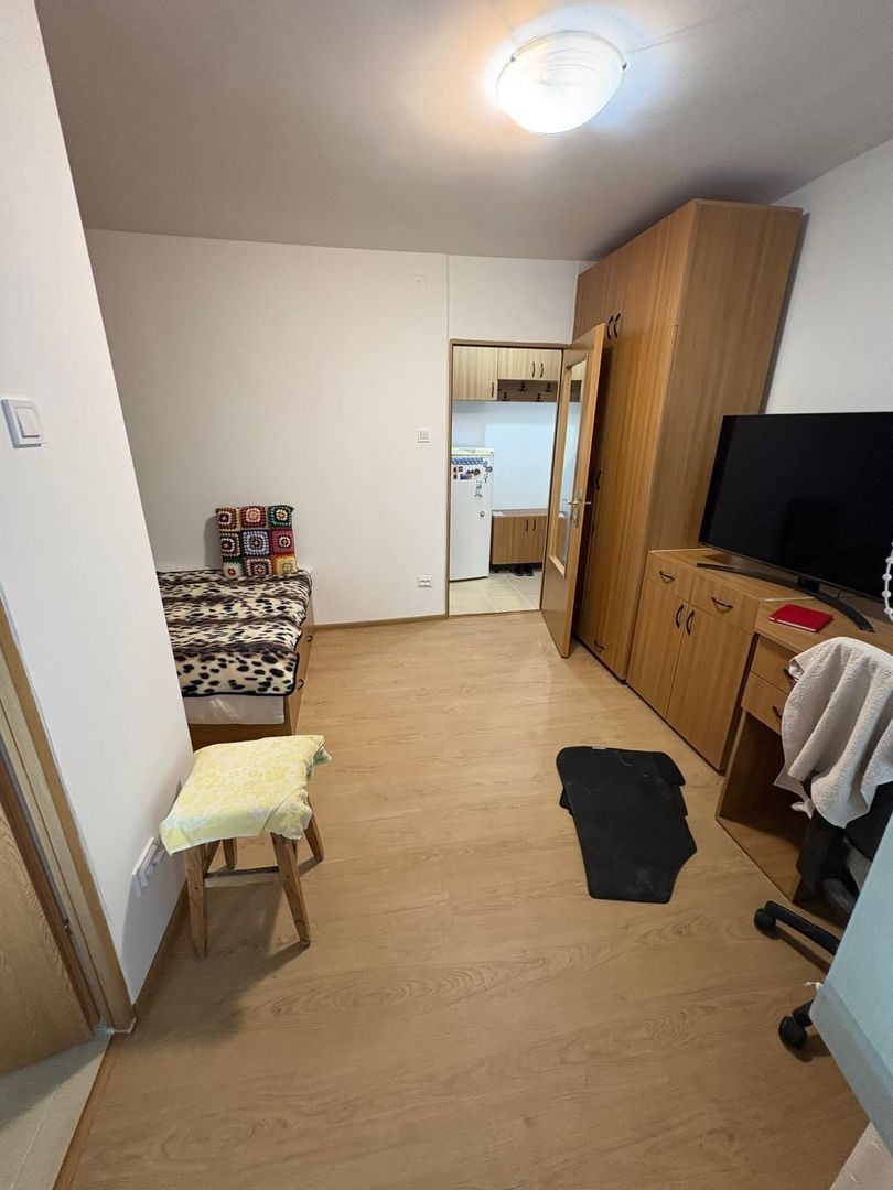 Vanzare Garsoniera zona Giulesti - Poză 3