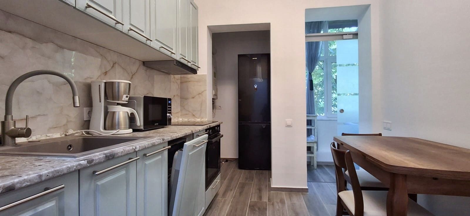 Apartament 2 camere , parter inalt , cu loc de parcare. - Poză 3