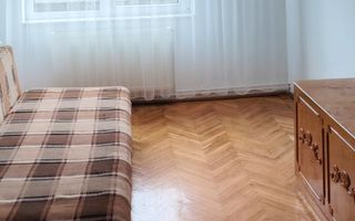 3 camere, situat la etajul 1 al unui imobil din zona 13 Decembrie Făget - Poză 4