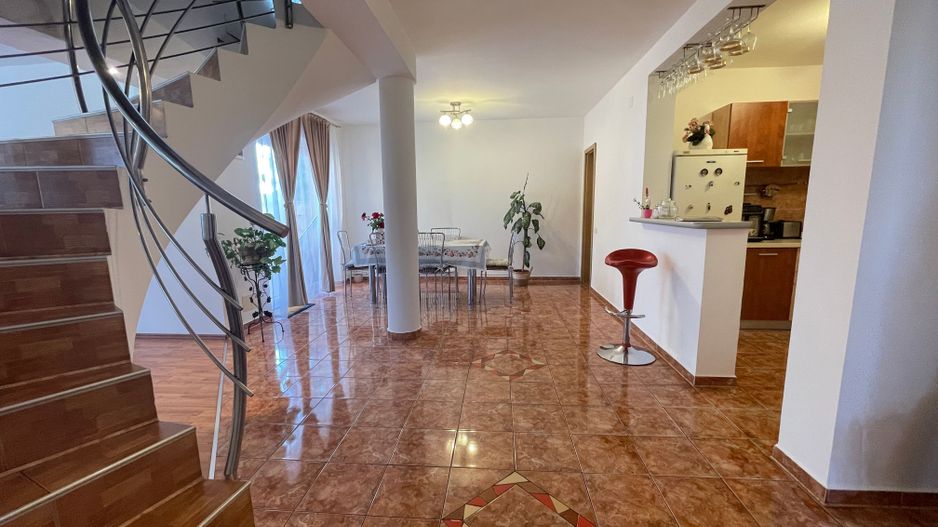 Casa individuala P+M,spatioasa in zona Mircea Cel Batran - Poză 7