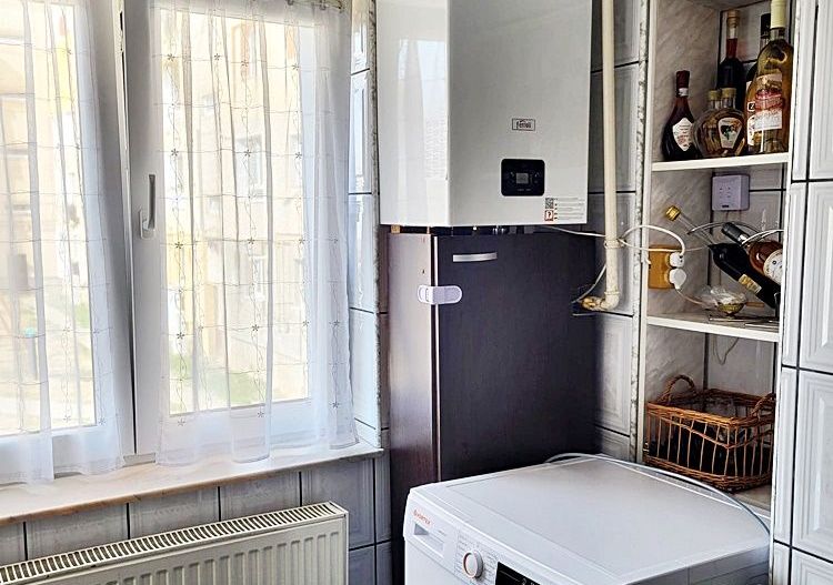 Codlea, apartament 2 camere decomandat, etaj 1, mobilat, 75000 euro - Poză 15