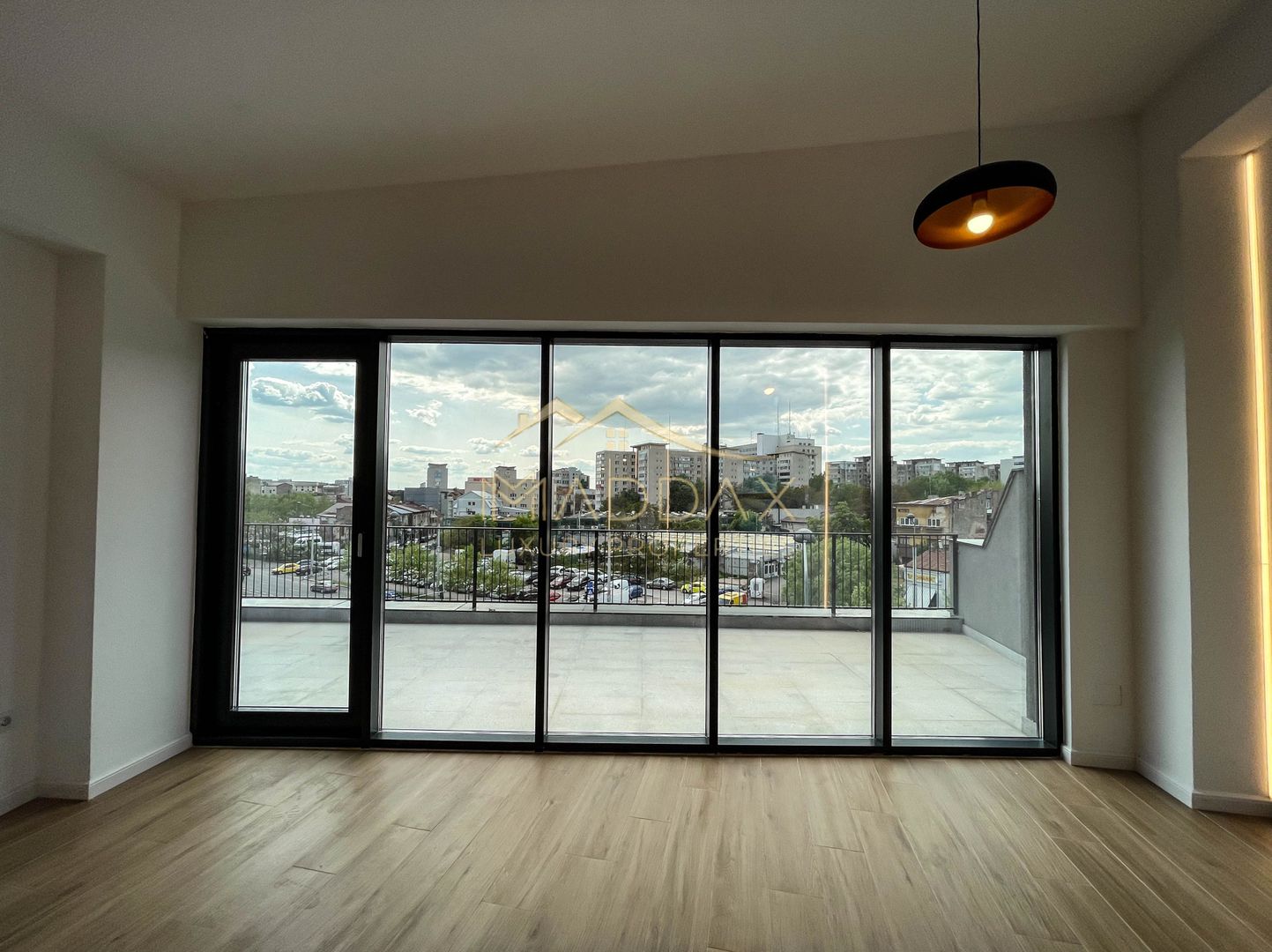 Spatiu comercial S+P+2E+M ***Prima Inchiriere*** - Poză 12