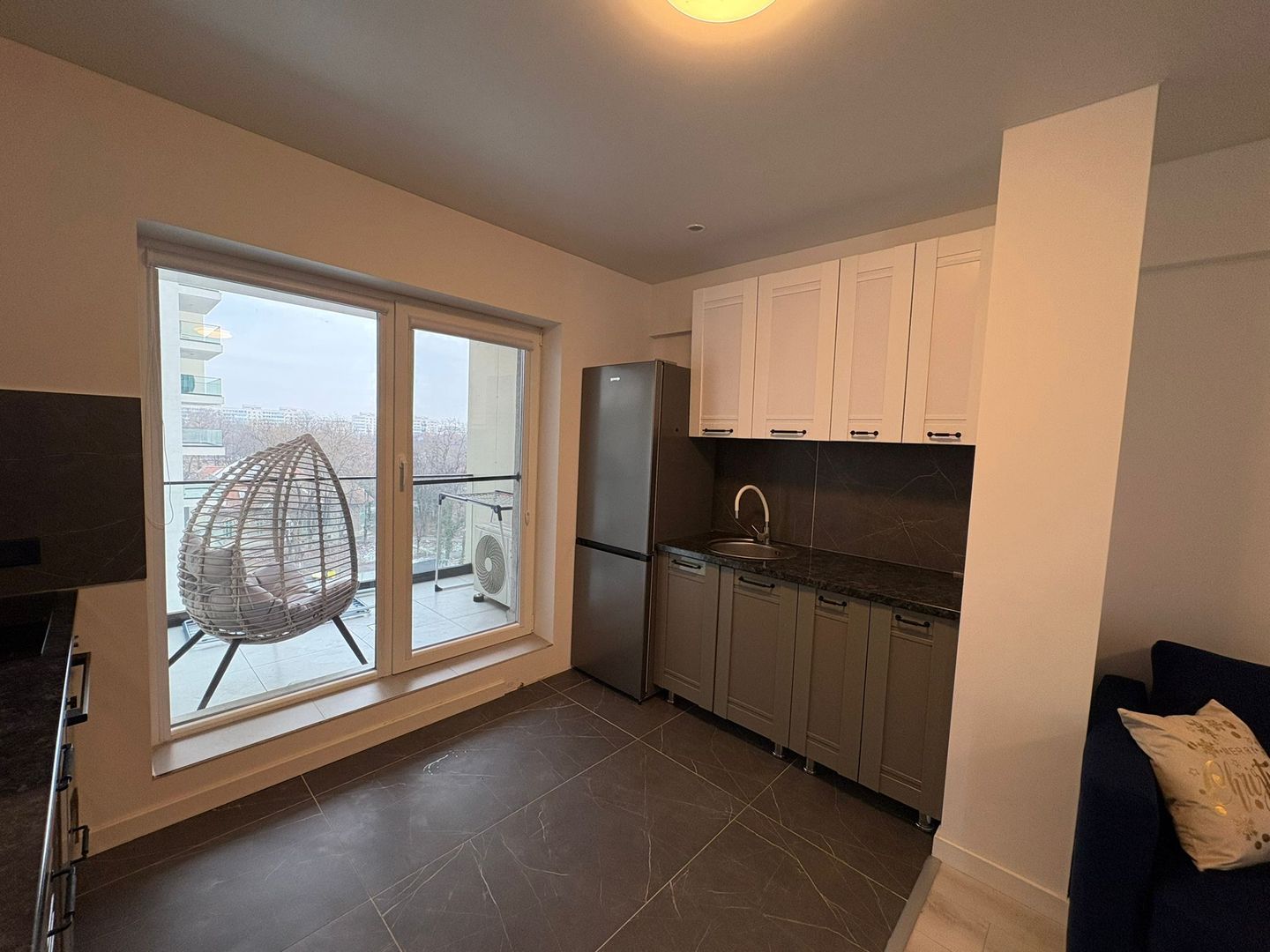 AP. 2 CAMERE SUN ROYAL VIEW, LOC PARCARE, BLOC NOU, METROU 8 MINUTE - Poză 5