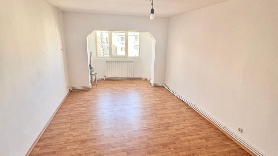 Apartament 3 camere de vânzare – Decebal - Poză 4