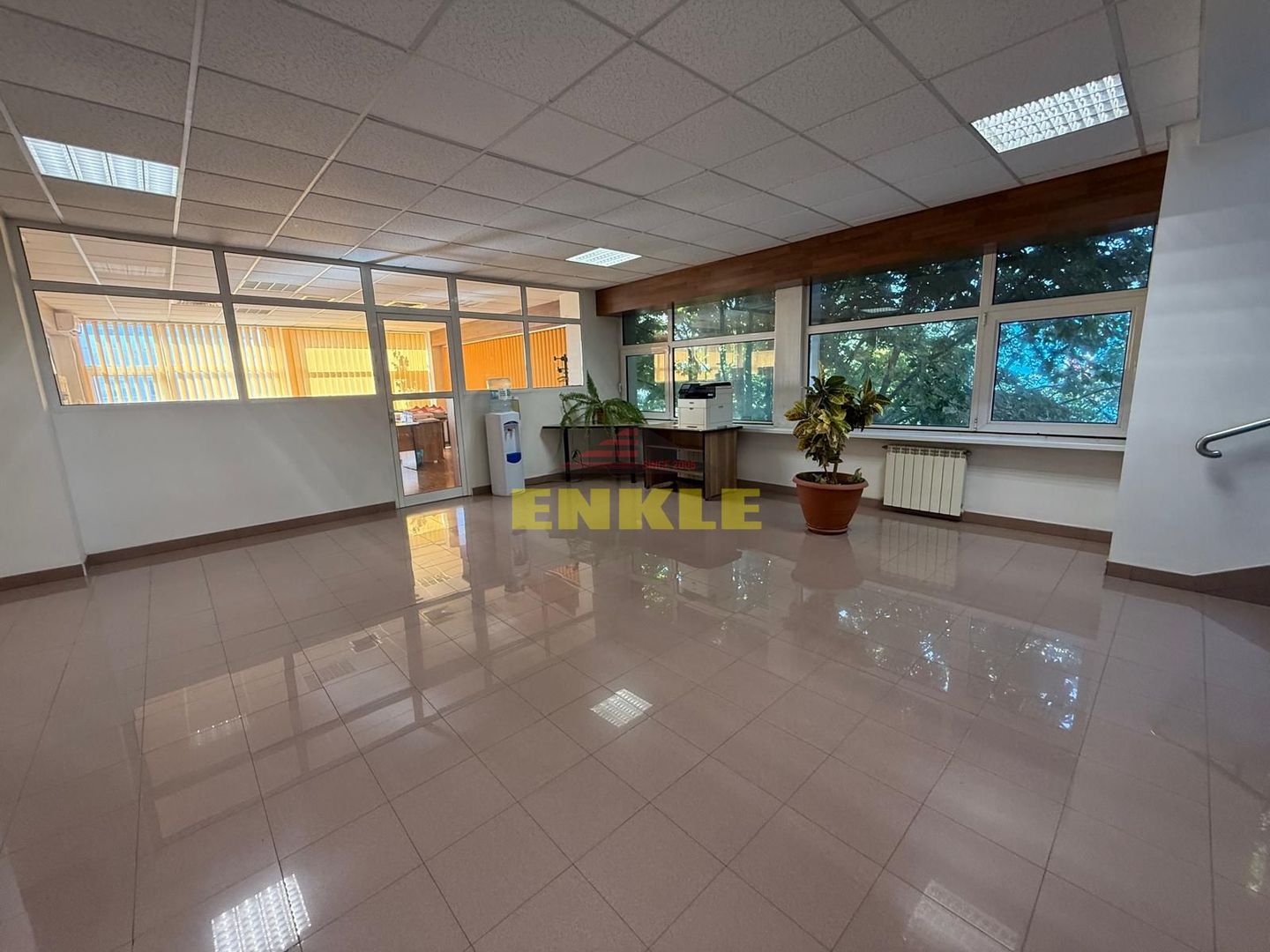 De vanzare  CLĂDIRE PREMIUM DE BIROURI ȘI SERVICII,  pret negociabil - Poză 5