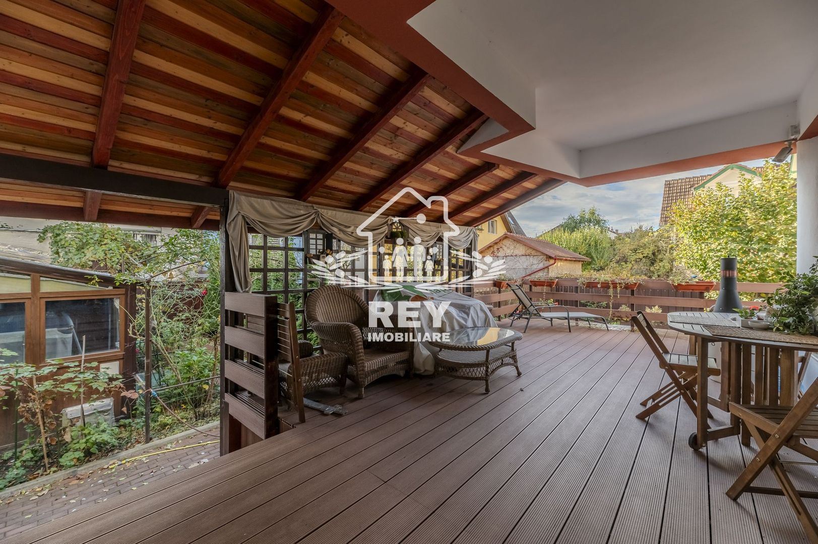 De Vânzare Vila Superba la liziera parcului Sub Arini - Poză 1