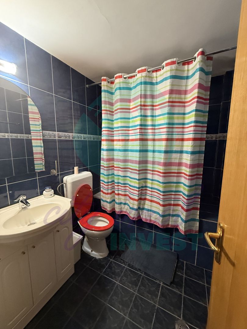 Casa pe parter, singura in curte, in Vatra Luminoasa - Poză 11