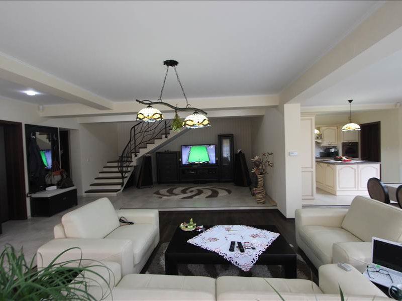 Casă / Vilă cu 6 camere de vânzare în zona Mehala - Poză 4