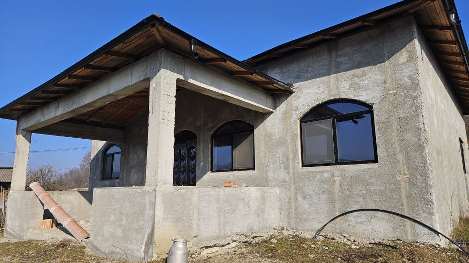 Casă pe platou, liniște și natură – Boțești, Argeș - Poză 2