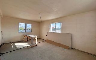 Vilă cu 4 camere de vânzare in Craiova - Poză 16