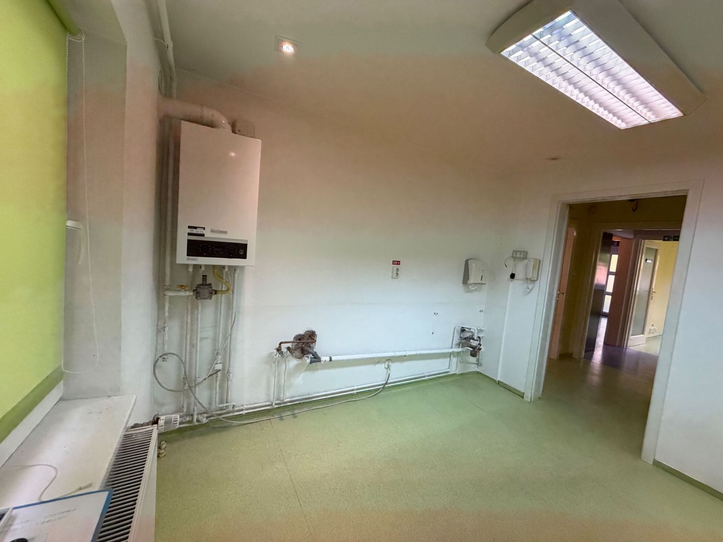 Spațiu parter cu destinație mixtă, zona fostă Lidia – 67 mp - Poză 24